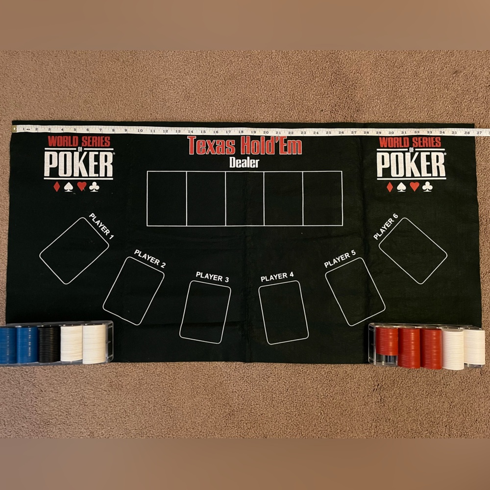 Texas Hold ‘Em Mat with chips